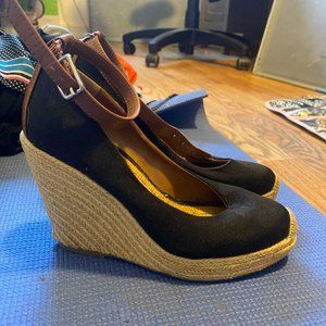 Size 8 Navy/Tan BCBGeneration Espadrilles (Size 8)